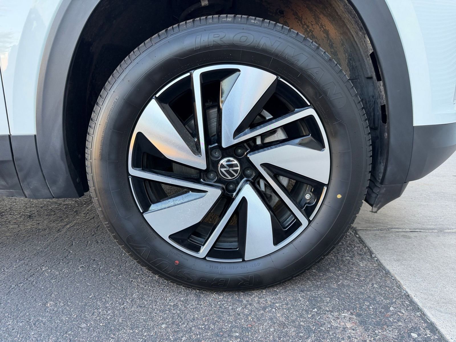 Thumbnail: 2025 Volkswagen Atlas - 33