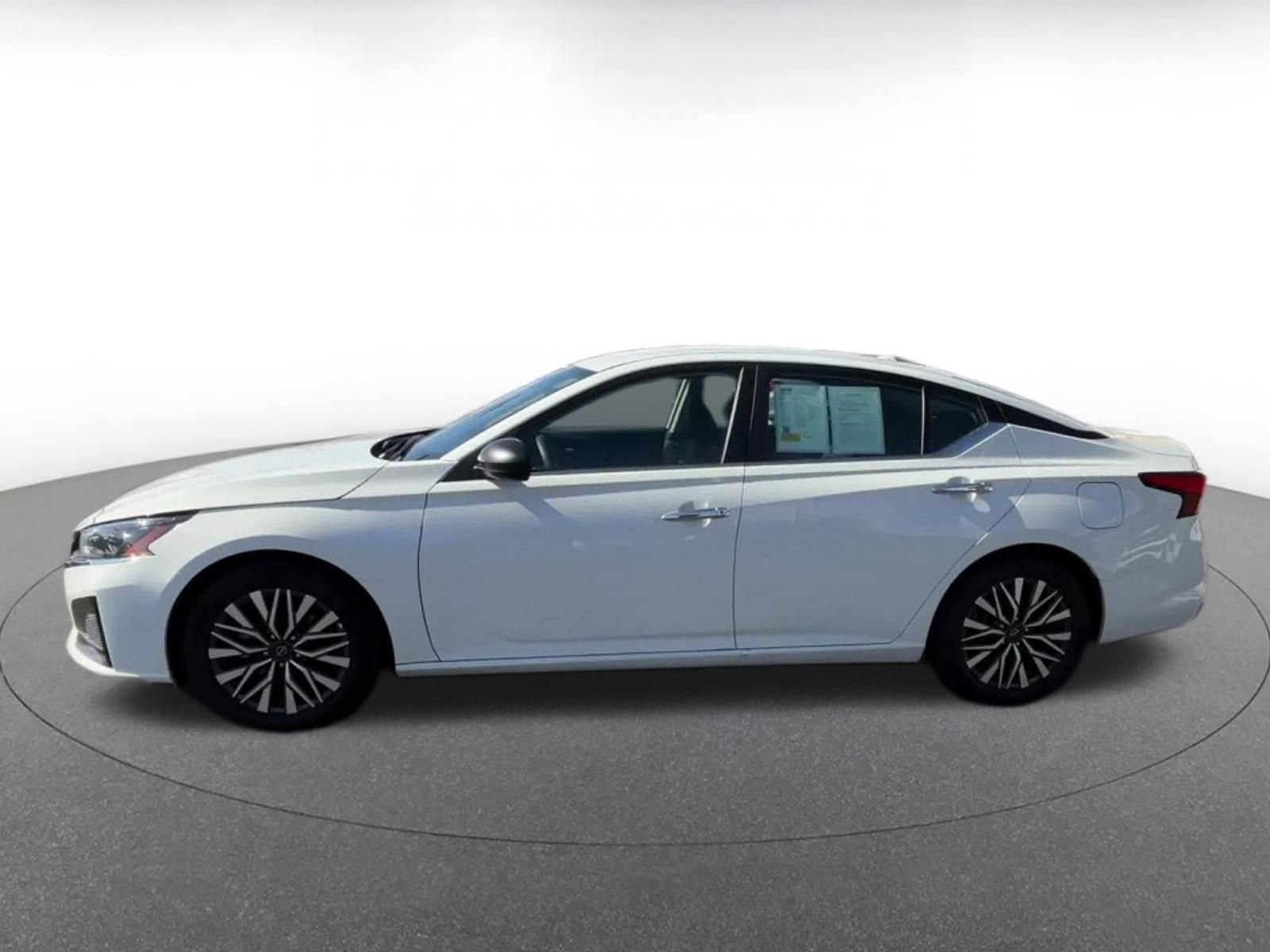 Thumbnail: 2025 Nissan Altima - 9