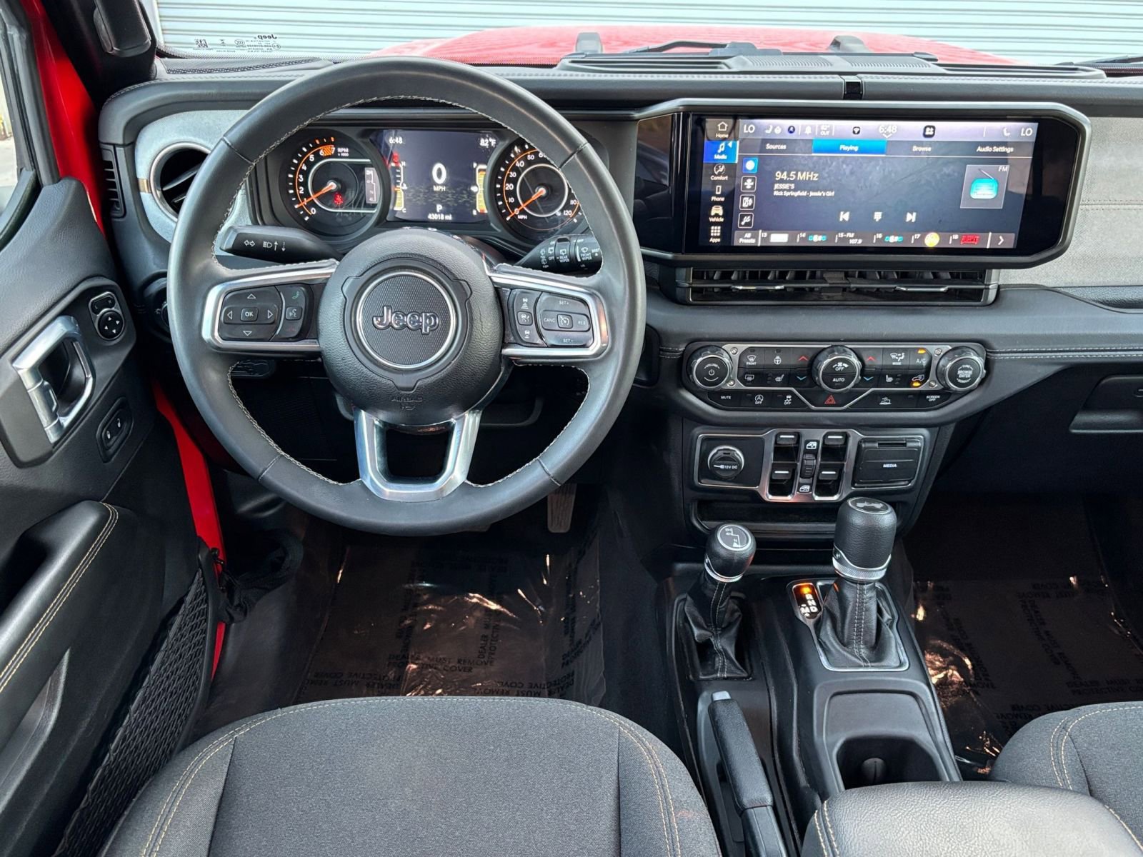 Thumbnail: 2025 Jeep Wrangler - 34