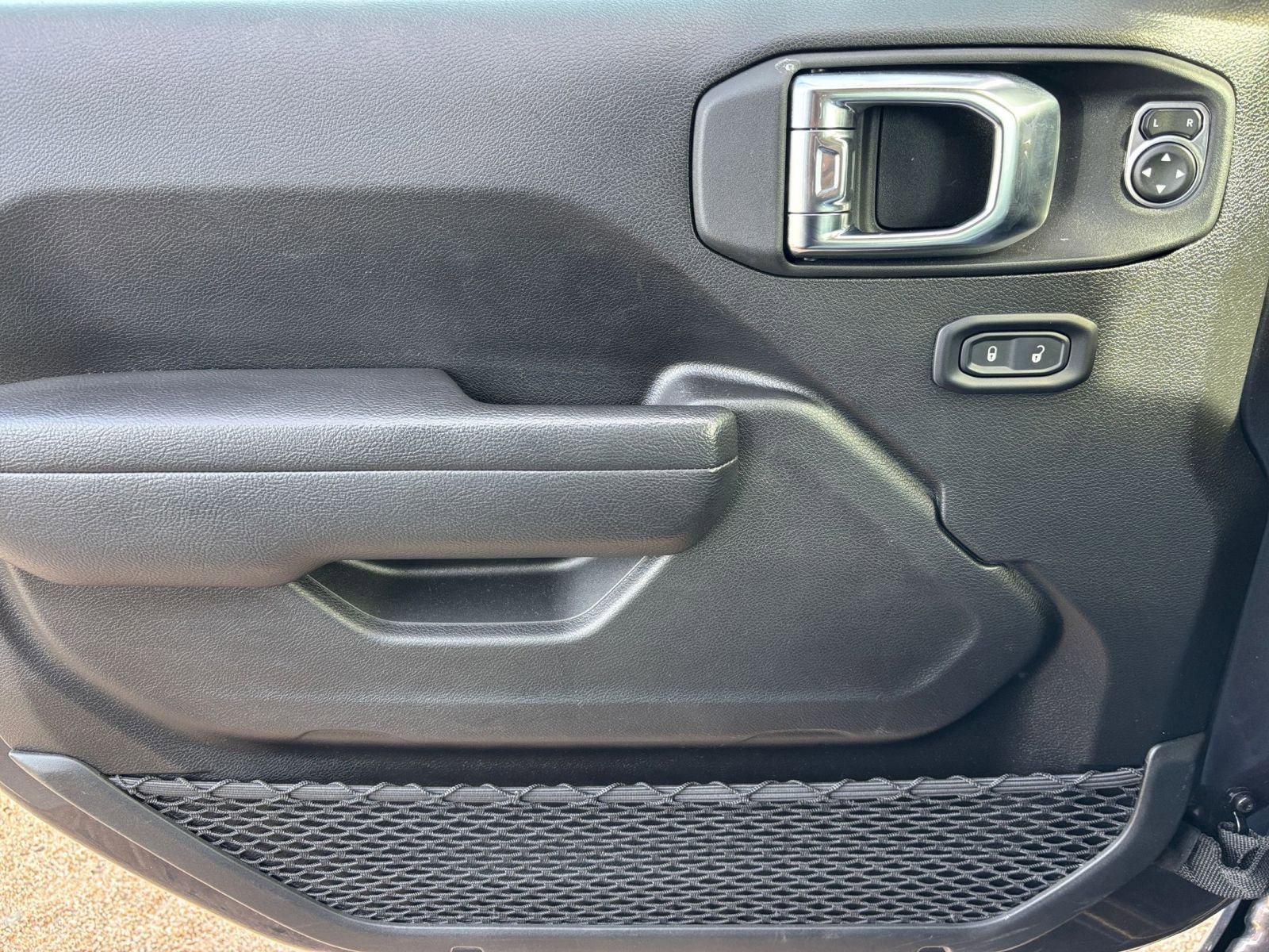 Thumbnail: 2025 Jeep Wrangler - 18