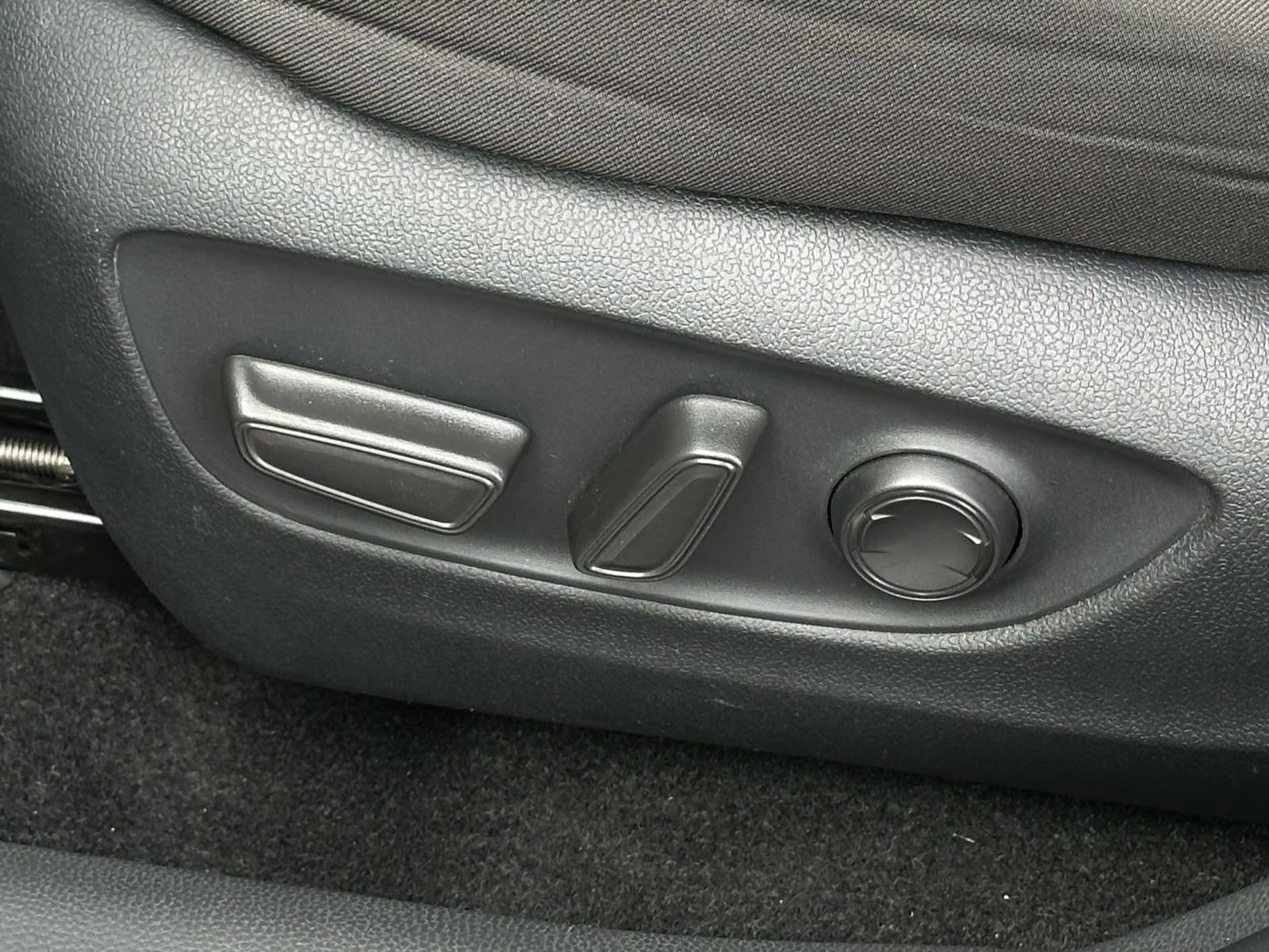 Thumbnail: 2025 Toyota RAV4 - 24