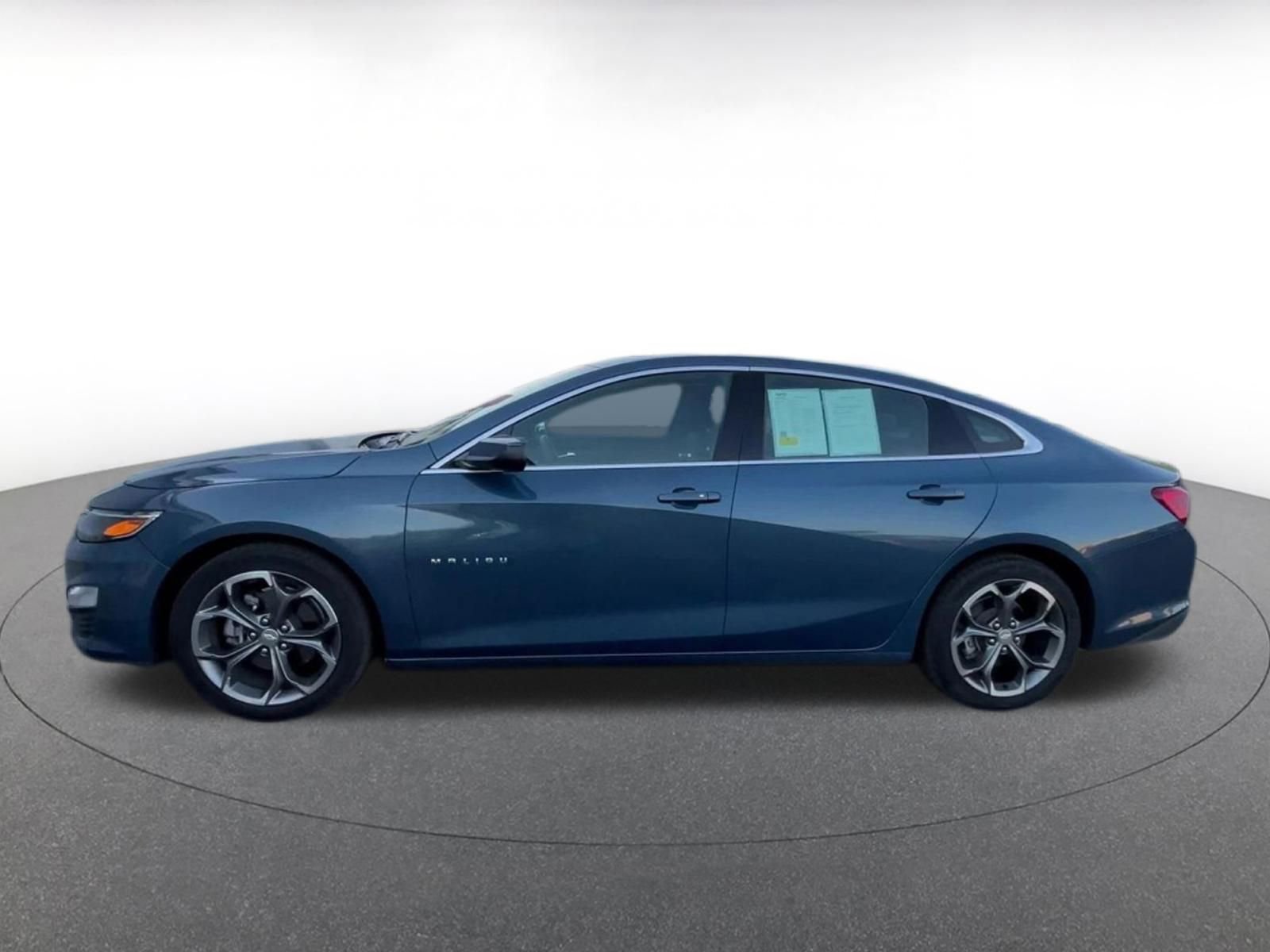 Thumbnail: 2024 Chevrolet Malibu - 9