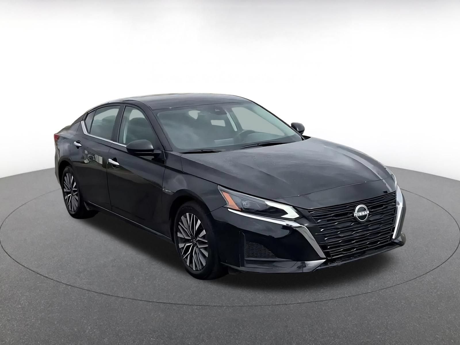 Thumbnail: 2025 Nissan Altima - 3