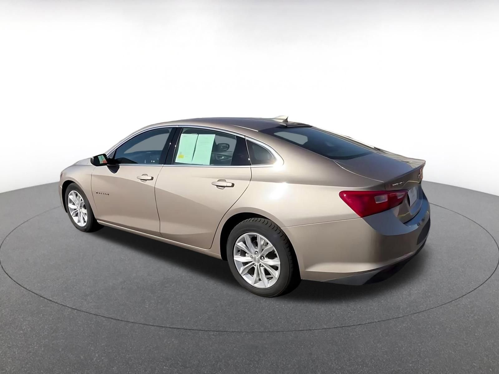 Thumbnail: 2023 Chevrolet Malibu - 10