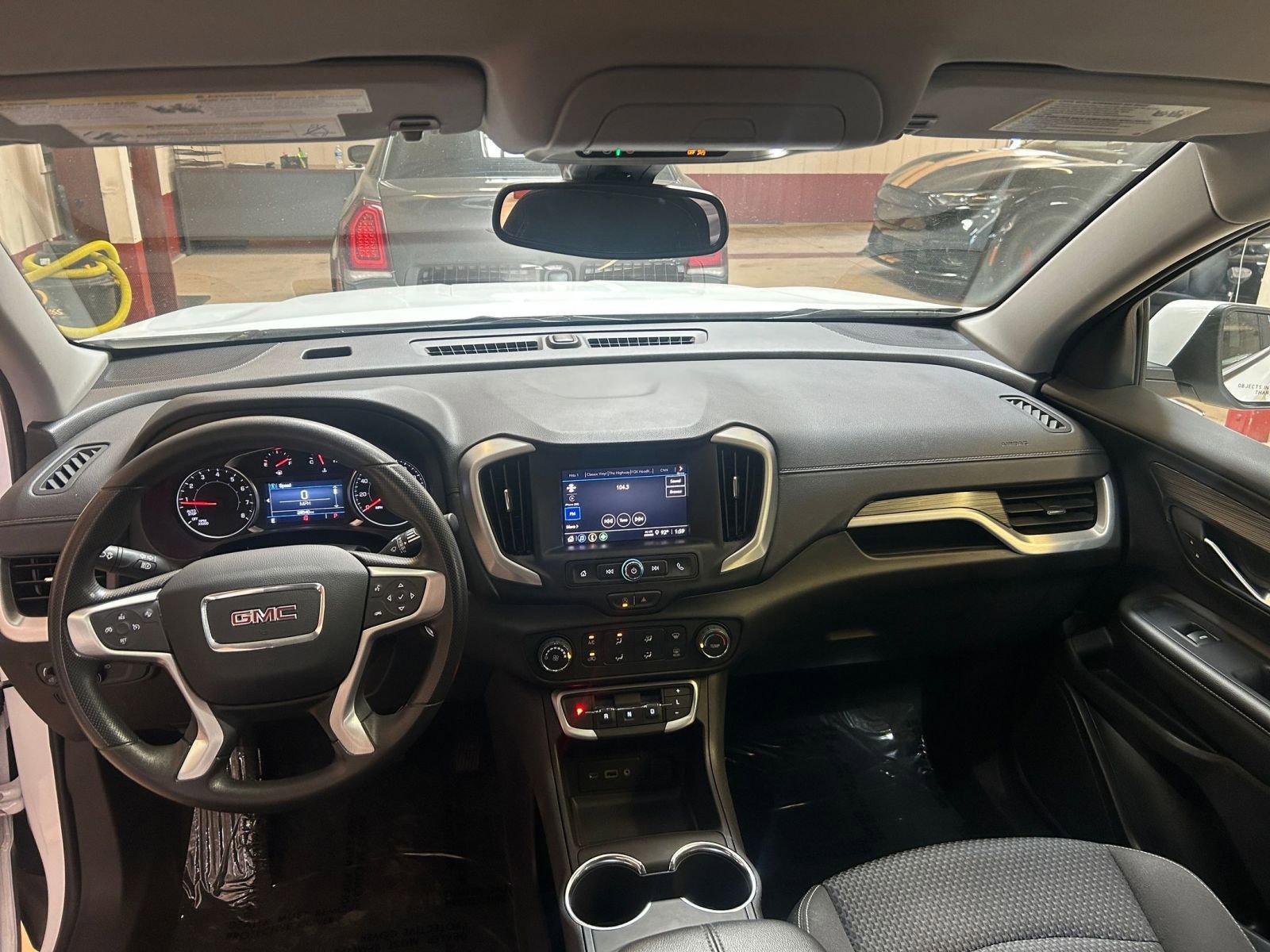 Thumbnail: 2024 GMC Terrain - 32