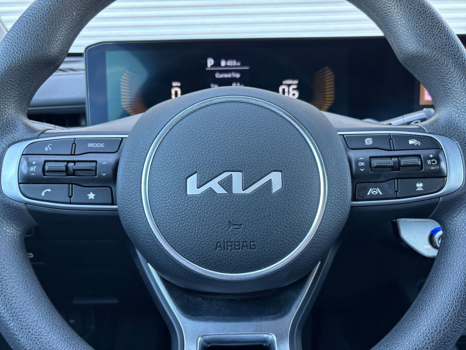 Thumbnail: 2025 Kia K5 - 27