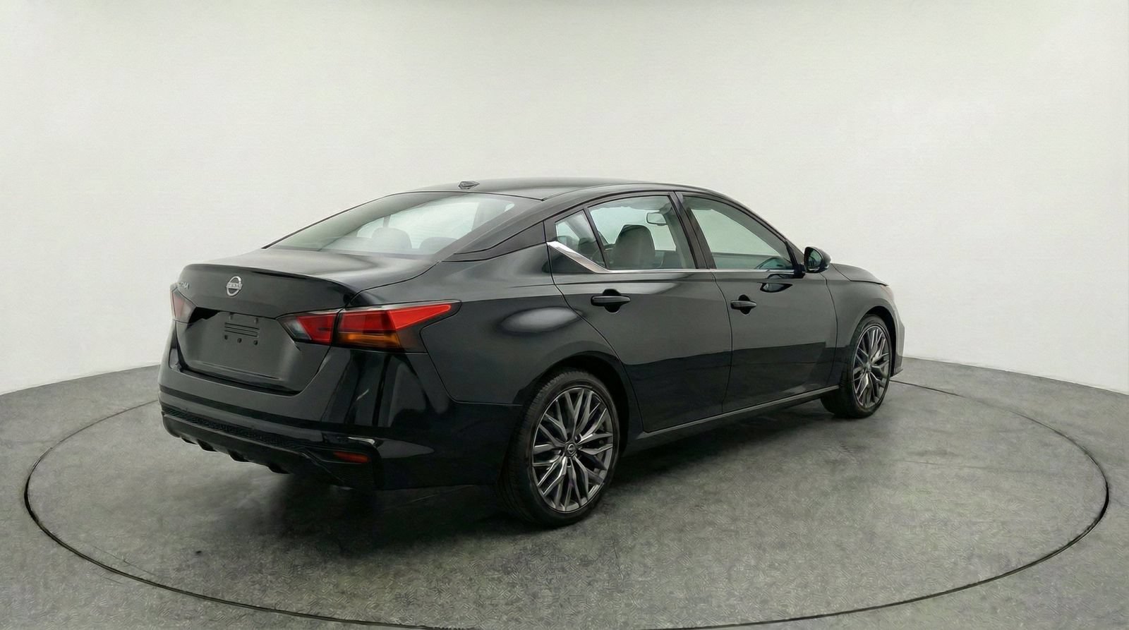 Thumbnail: 2025 Nissan Altima - 8