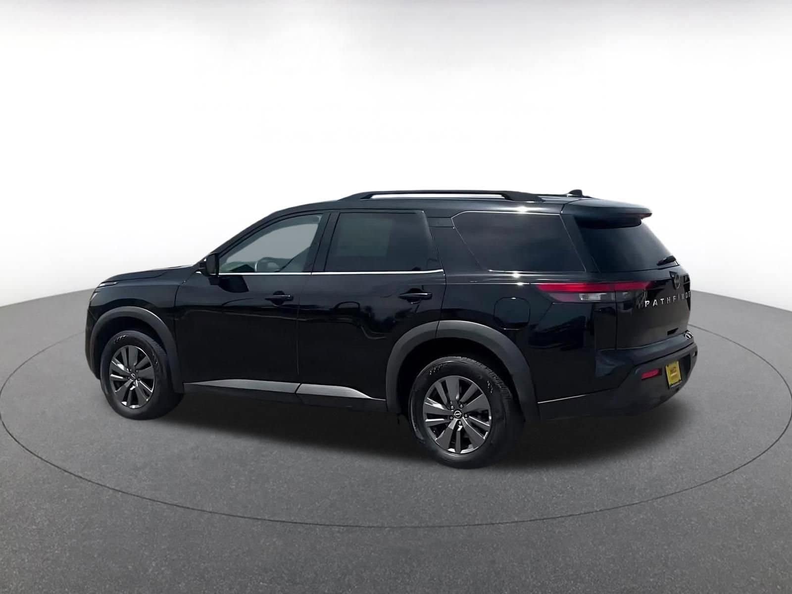 Thumbnail: 2025 Nissan Pathfinder - 10