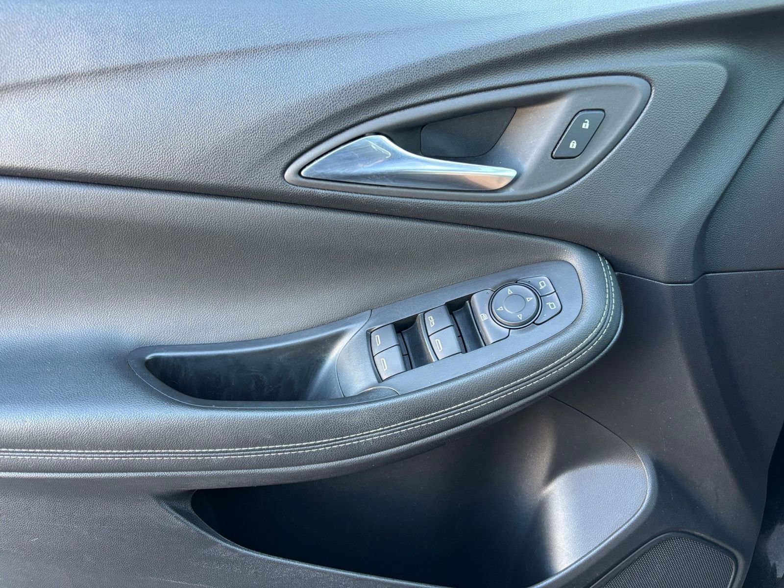 Thumbnail: 2025 Buick Encore GX - 18