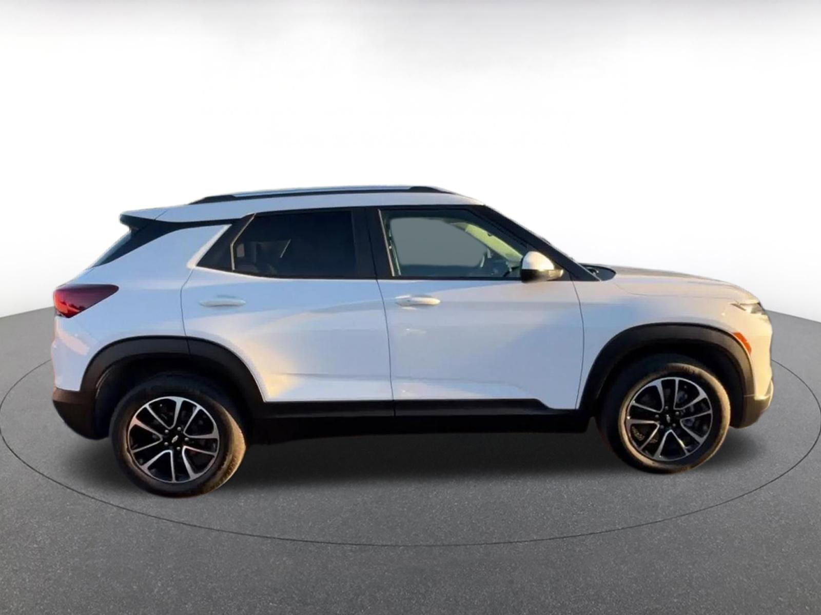 Thumbnail: 2025 Chevrolet TrailBlazer - 16