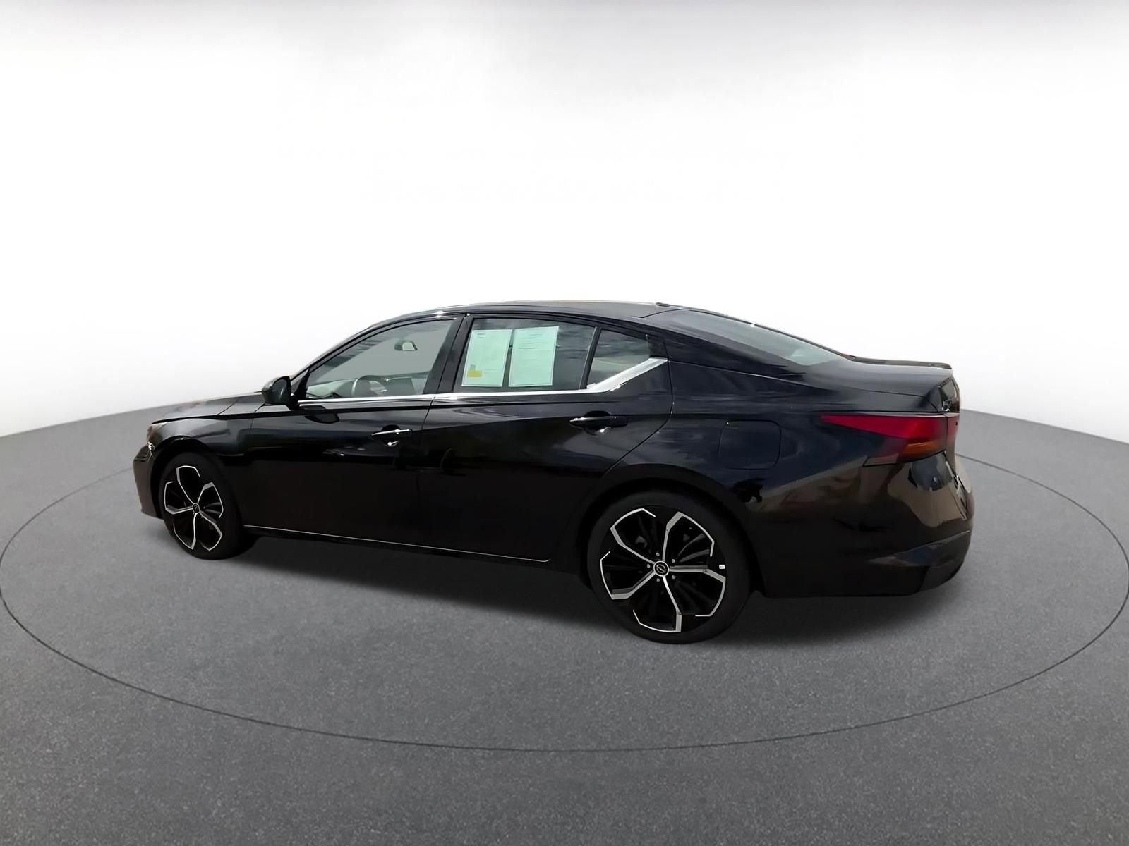 Thumbnail: 2025 Nissan Altima - 10