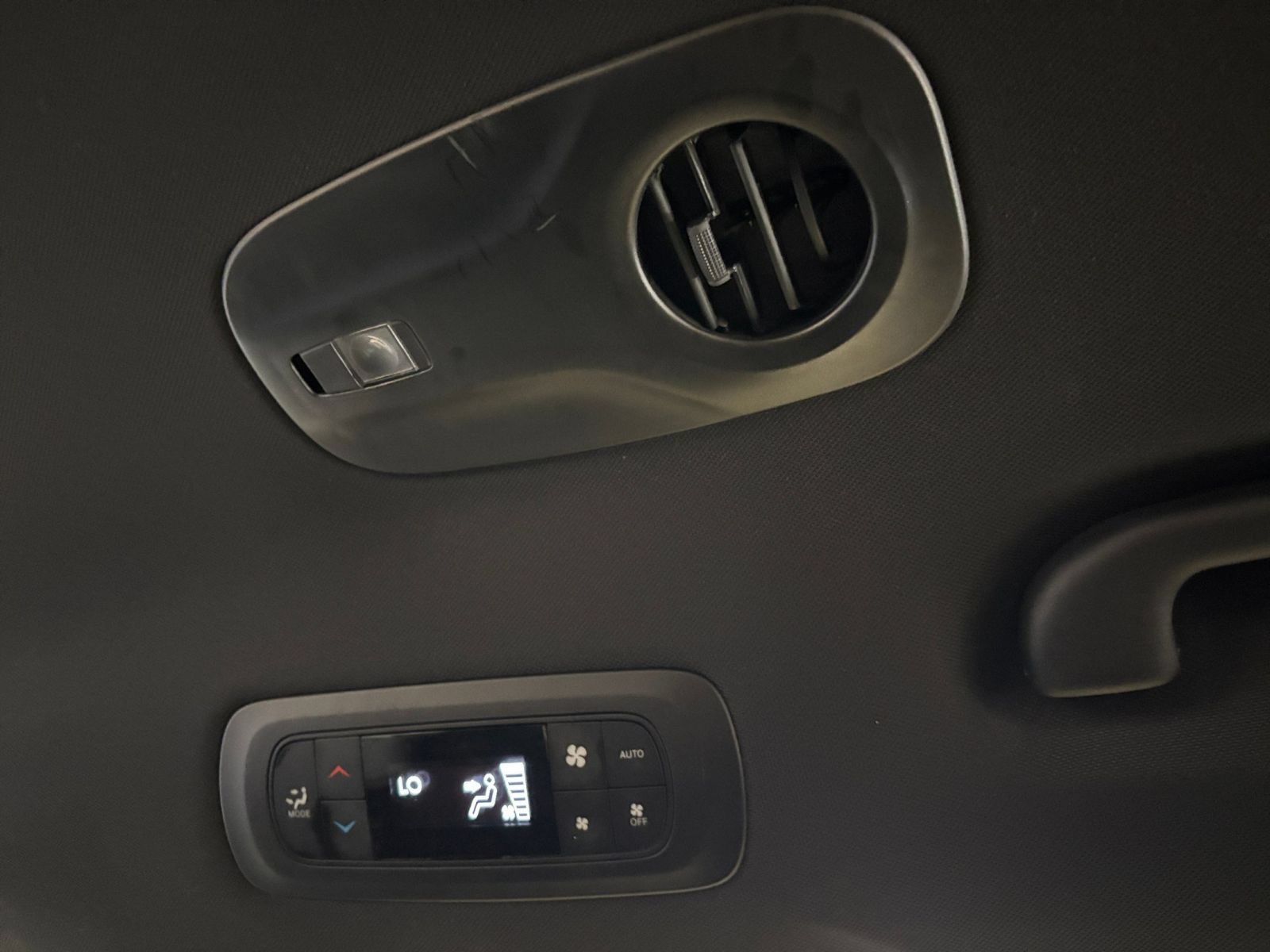 Thumbnail: 2025 Chrysler Pacifica - 24