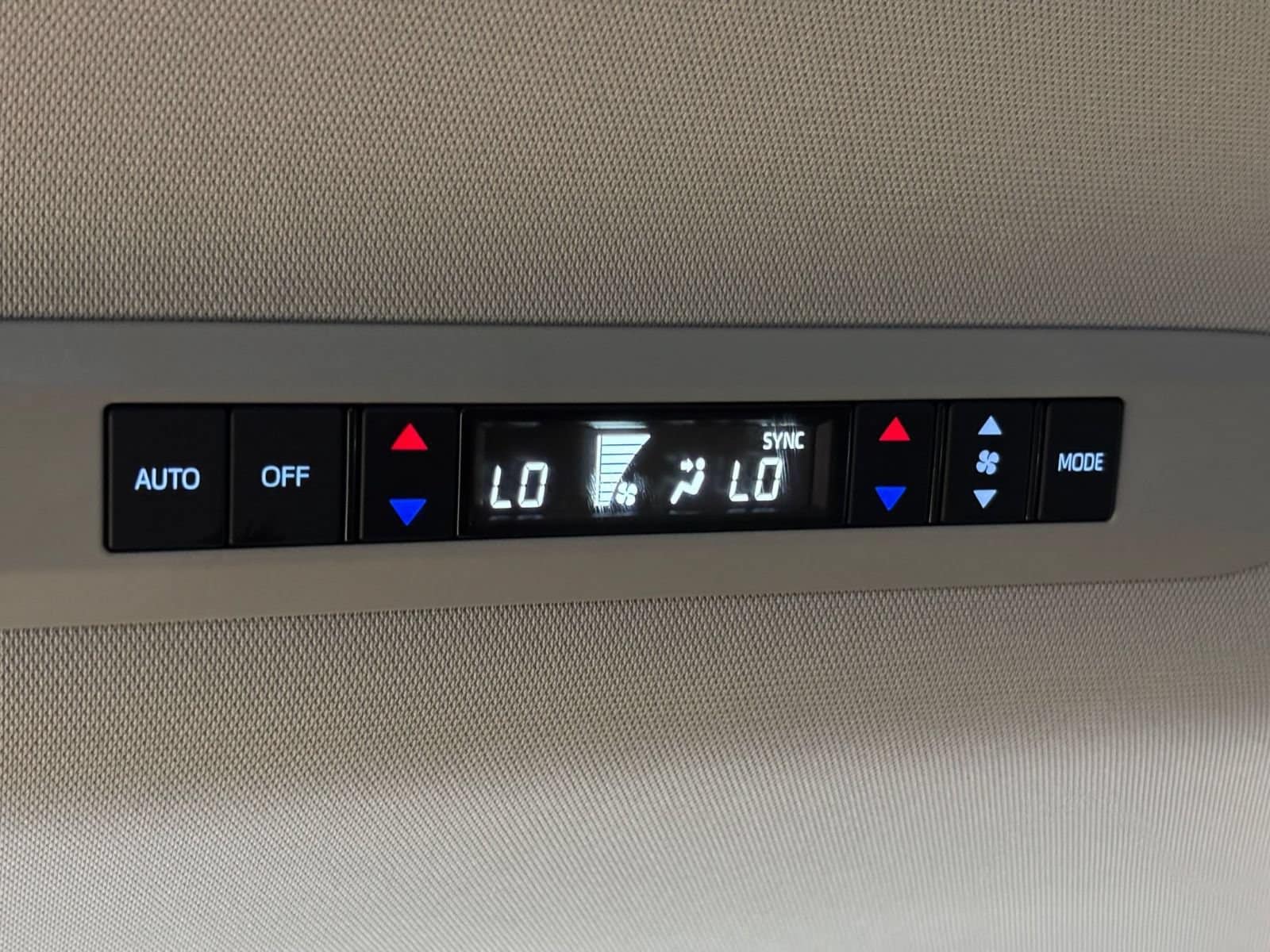 Thumbnail: 2025 Toyota Sienna - 24