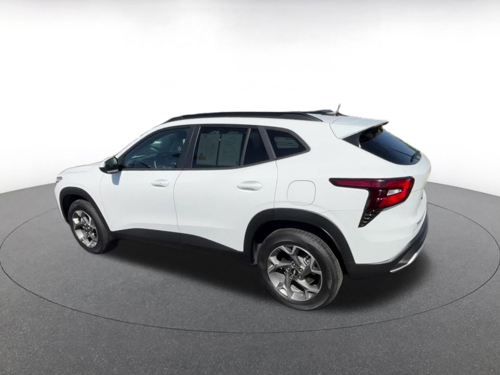 Thumbnail: 2025 Chevrolet Trax - 10