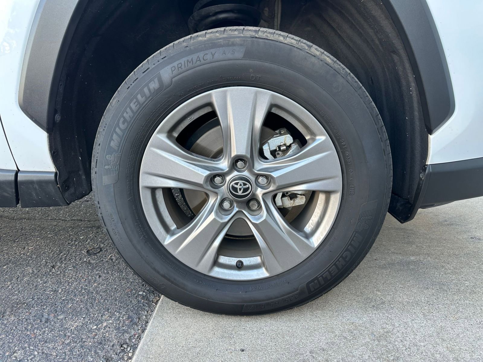 Thumbnail: 2025 Toyota RAV4 - 29