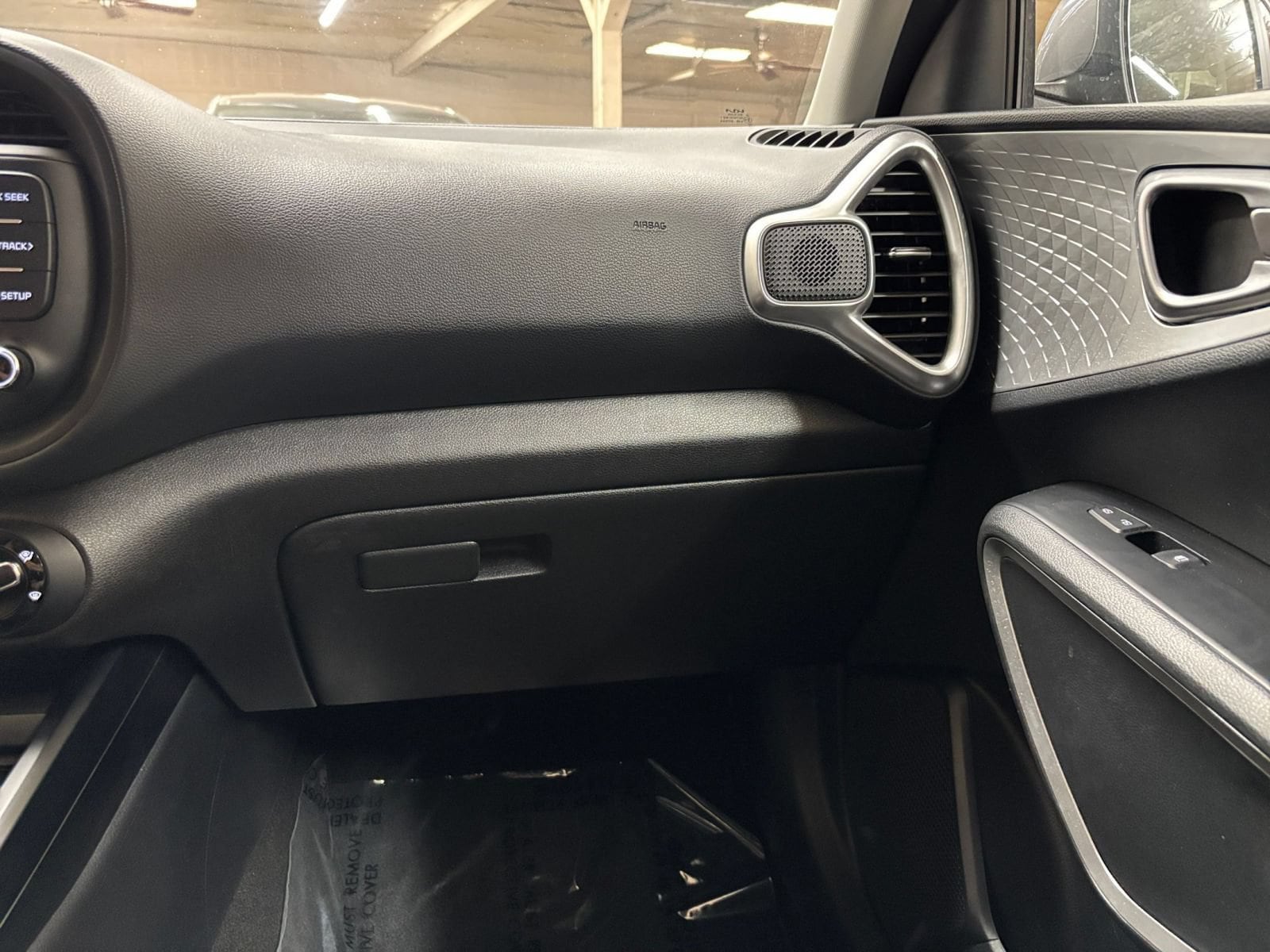 Thumbnail: 2025 Kia Soul - 28