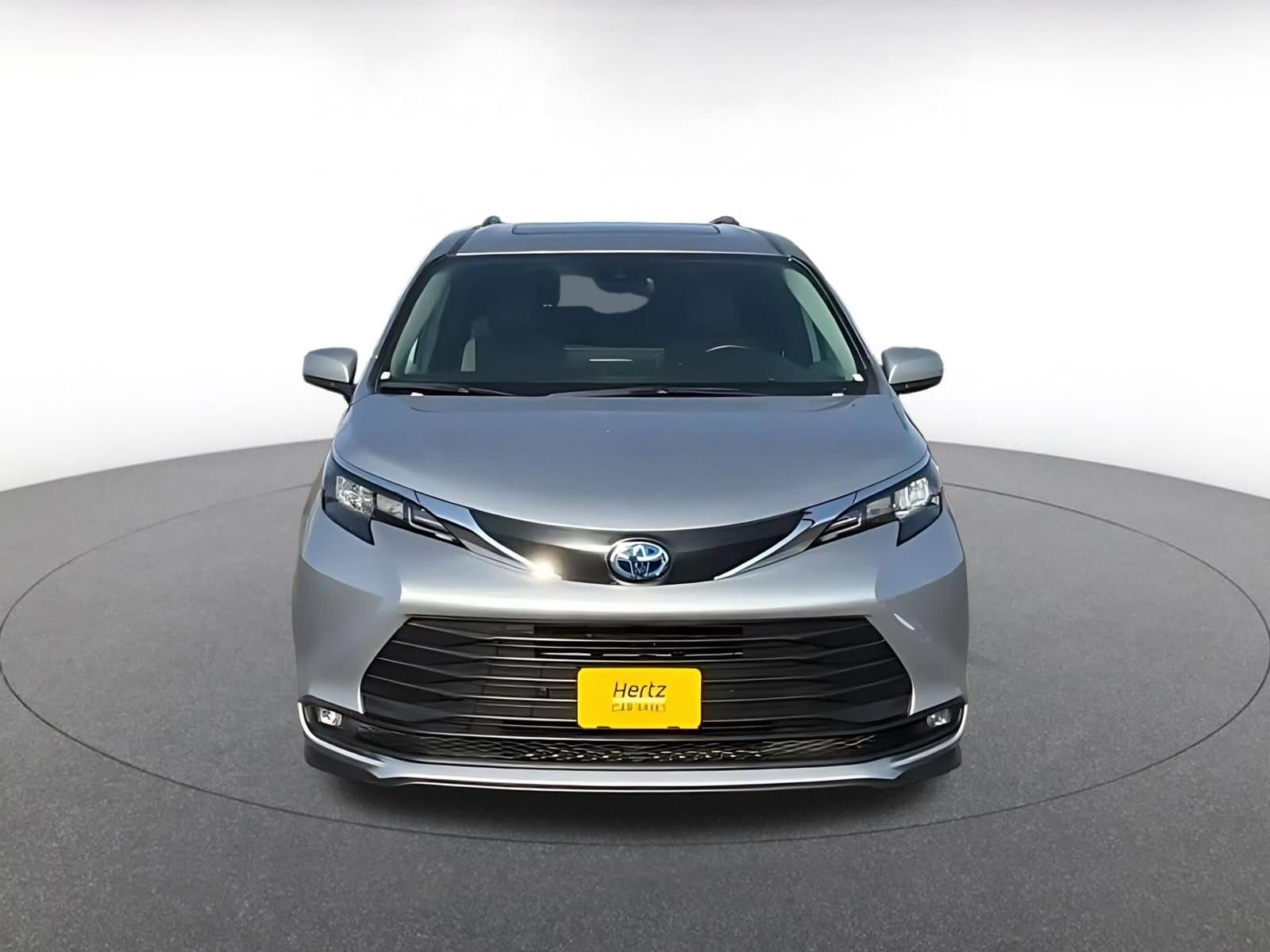 Thumbnail: 2025 Toyota Sienna - 4