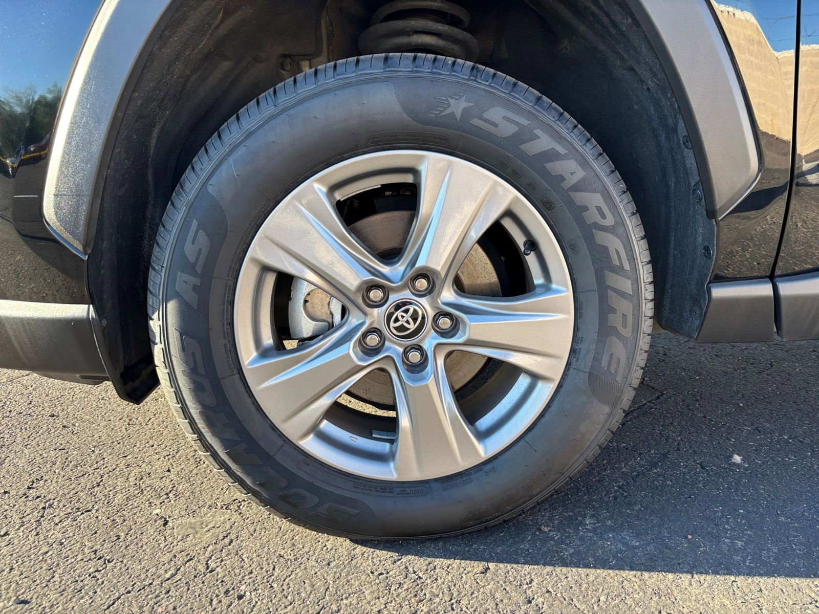 Thumbnail: 2025 Toyota RAV4 - 29