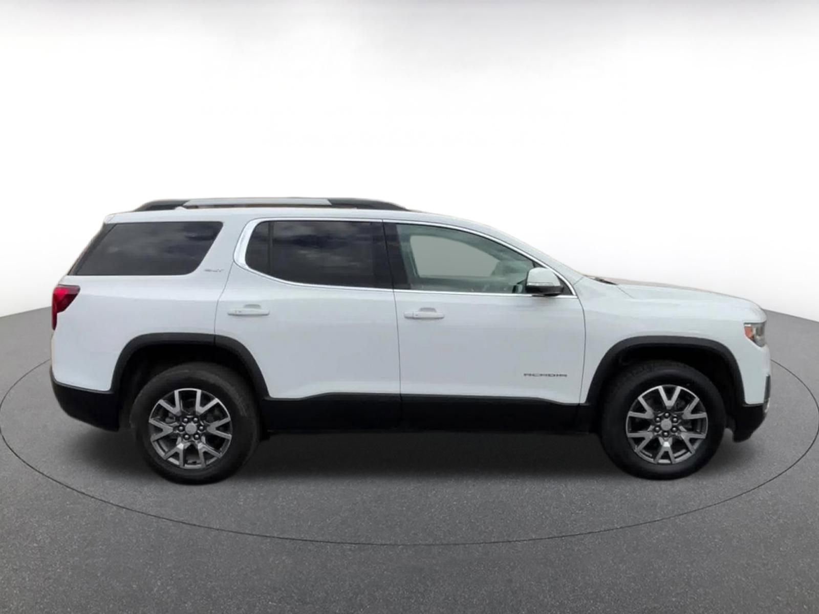 Thumbnail: 2023 GMC Acadia - 16