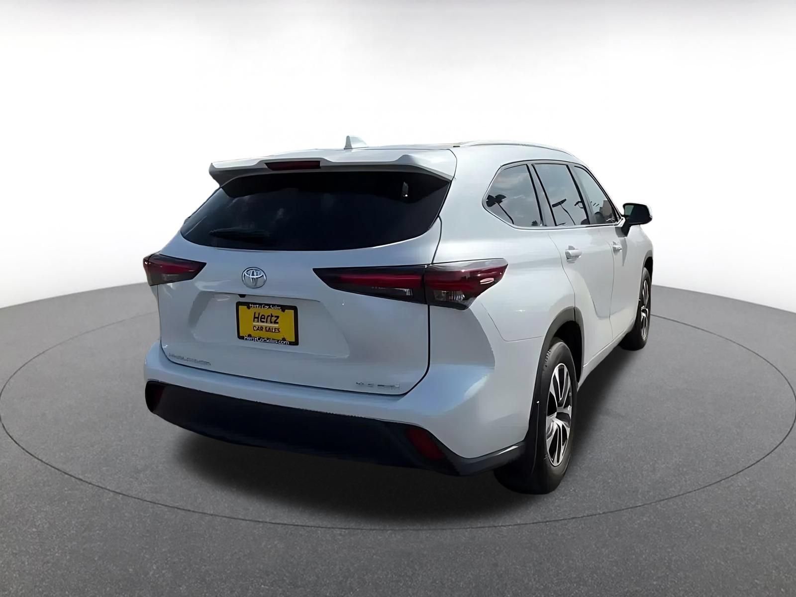Thumbnail: 2026 Toyota Highlander - 13