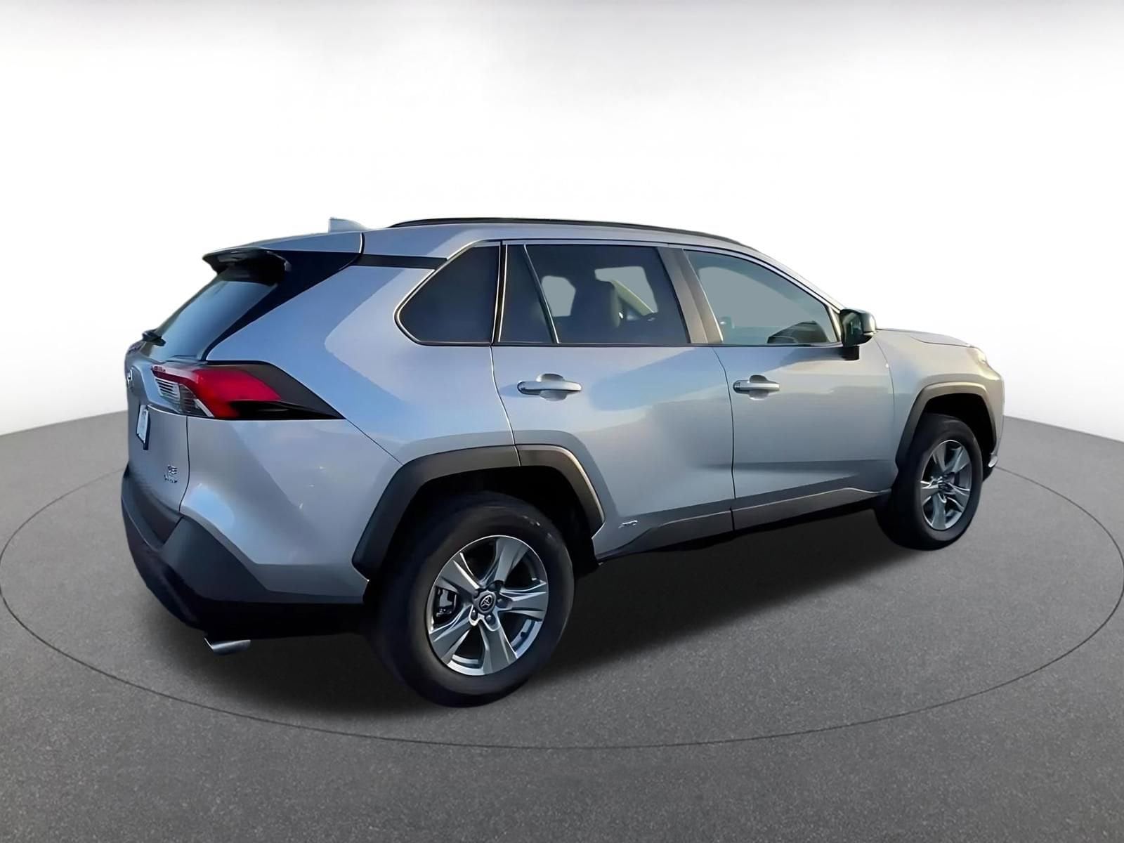 Thumbnail: 2025 Toyota RAV4 - 15