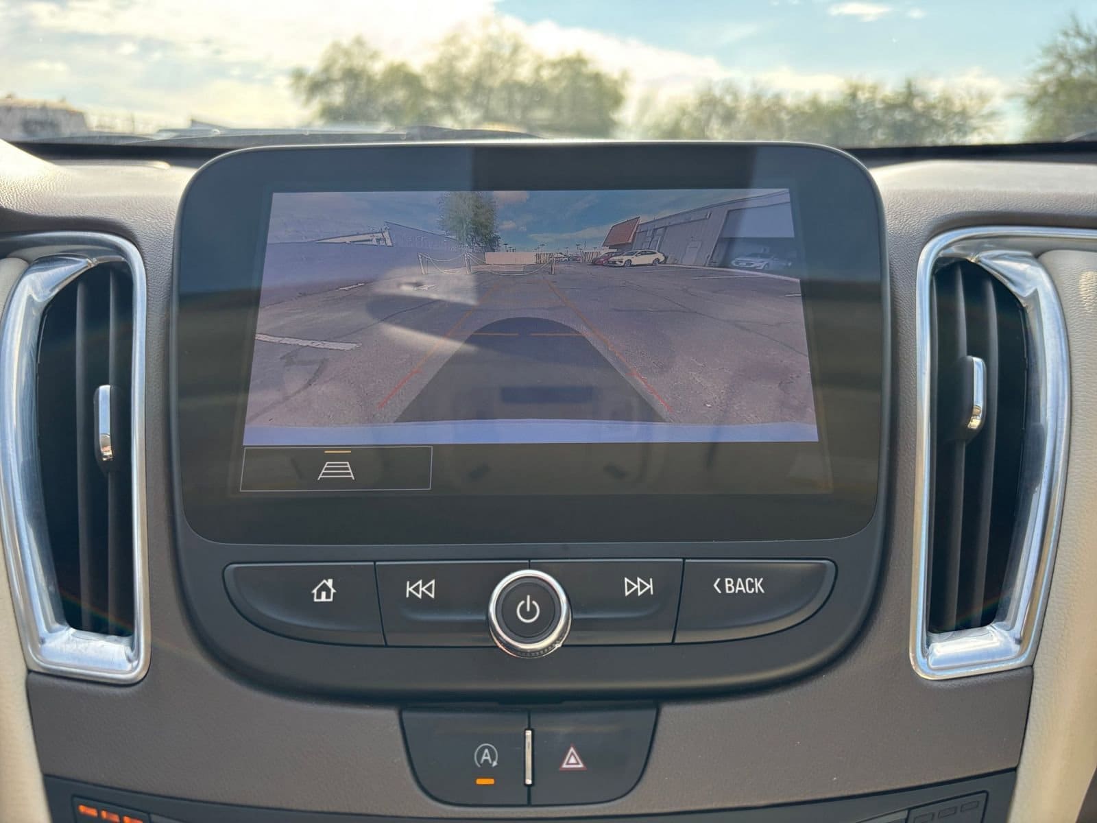 Thumbnail: 2024 Chevrolet Malibu - 17