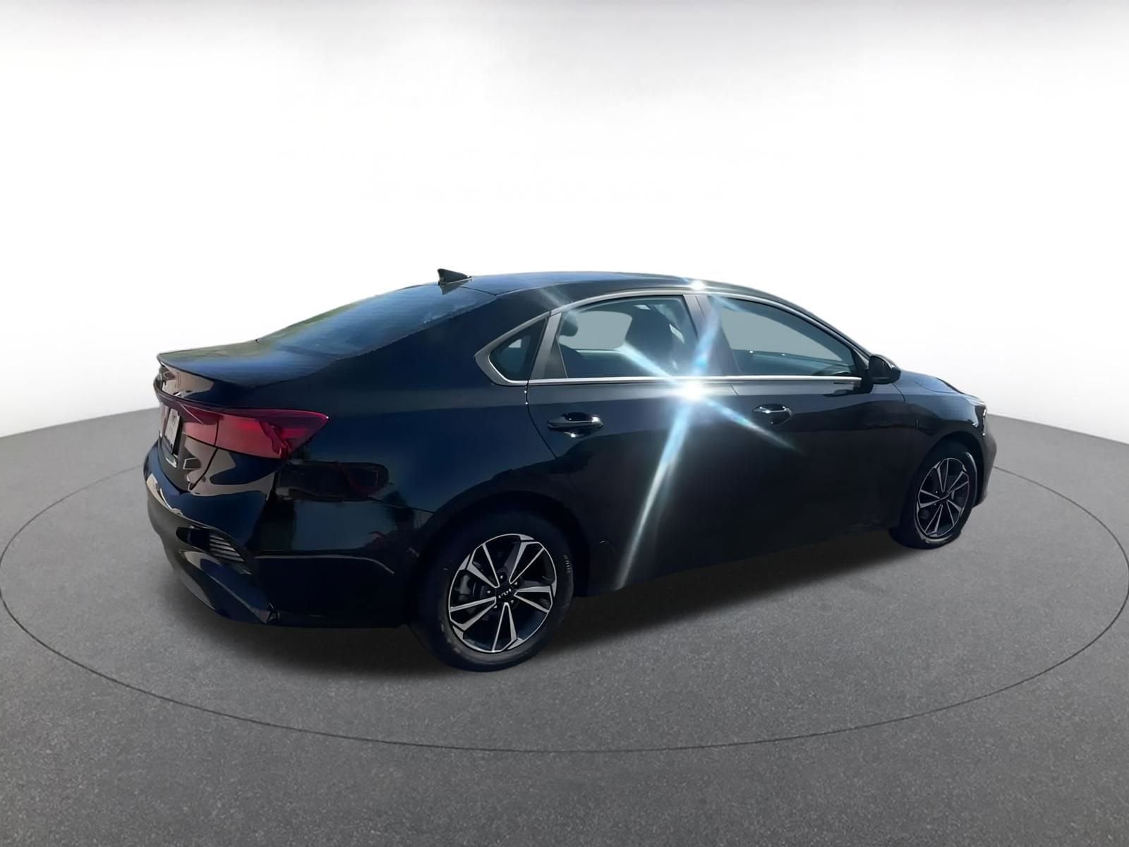 Thumbnail: 2024 Kia Forte - 14