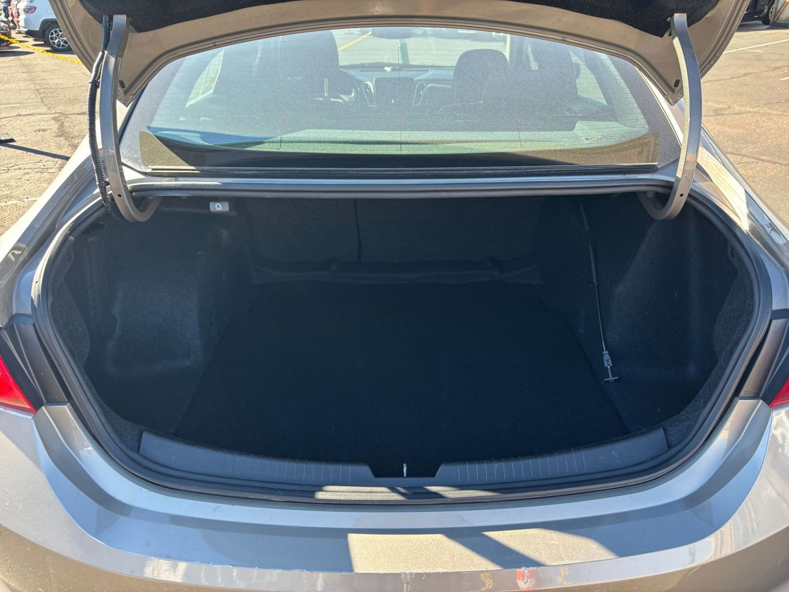 Thumbnail: 2023 Chevrolet Malibu - 31