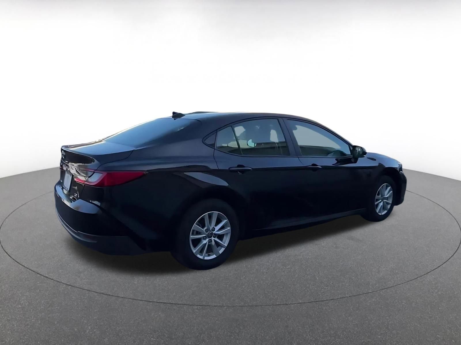 Thumbnail: 2025 Toyota Camry - 15