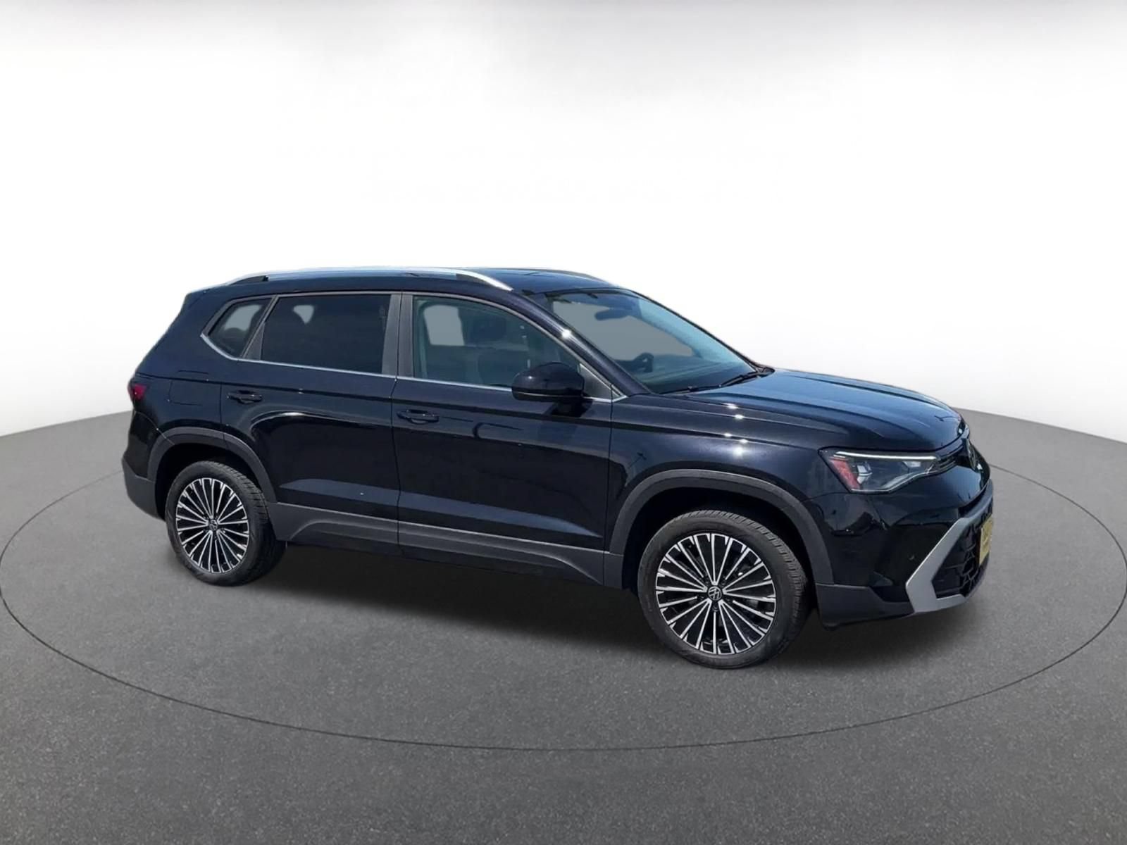 Thumbnail: 2026 Volkswagen Taos - 2