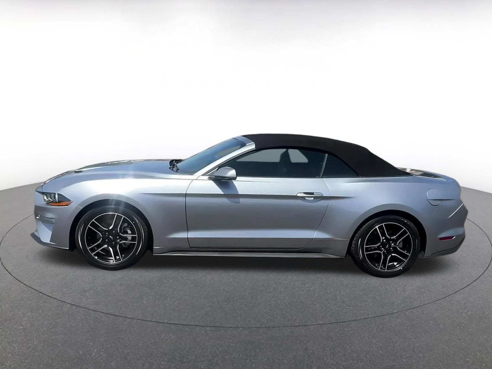 2023 Ford Mustang  8