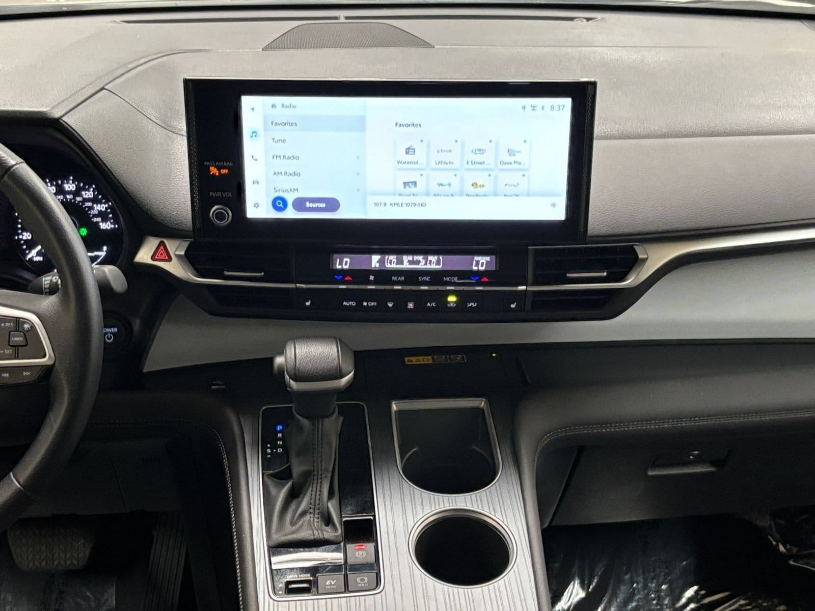 Thumbnail: 2025 Toyota Sienna - 16