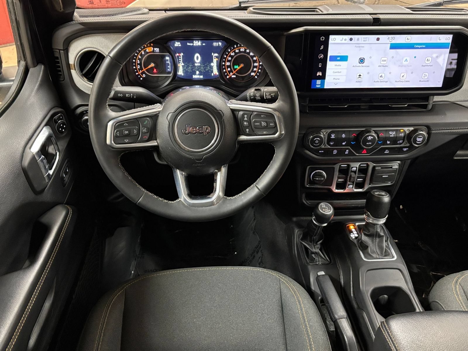 Thumbnail: 2025 Jeep Wrangler - 34