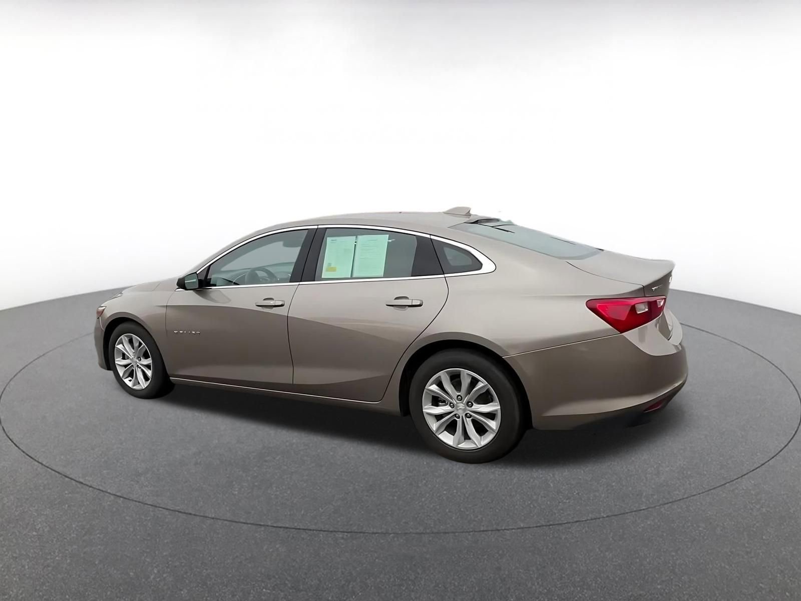 Thumbnail: 2023 Chevrolet Malibu - 10