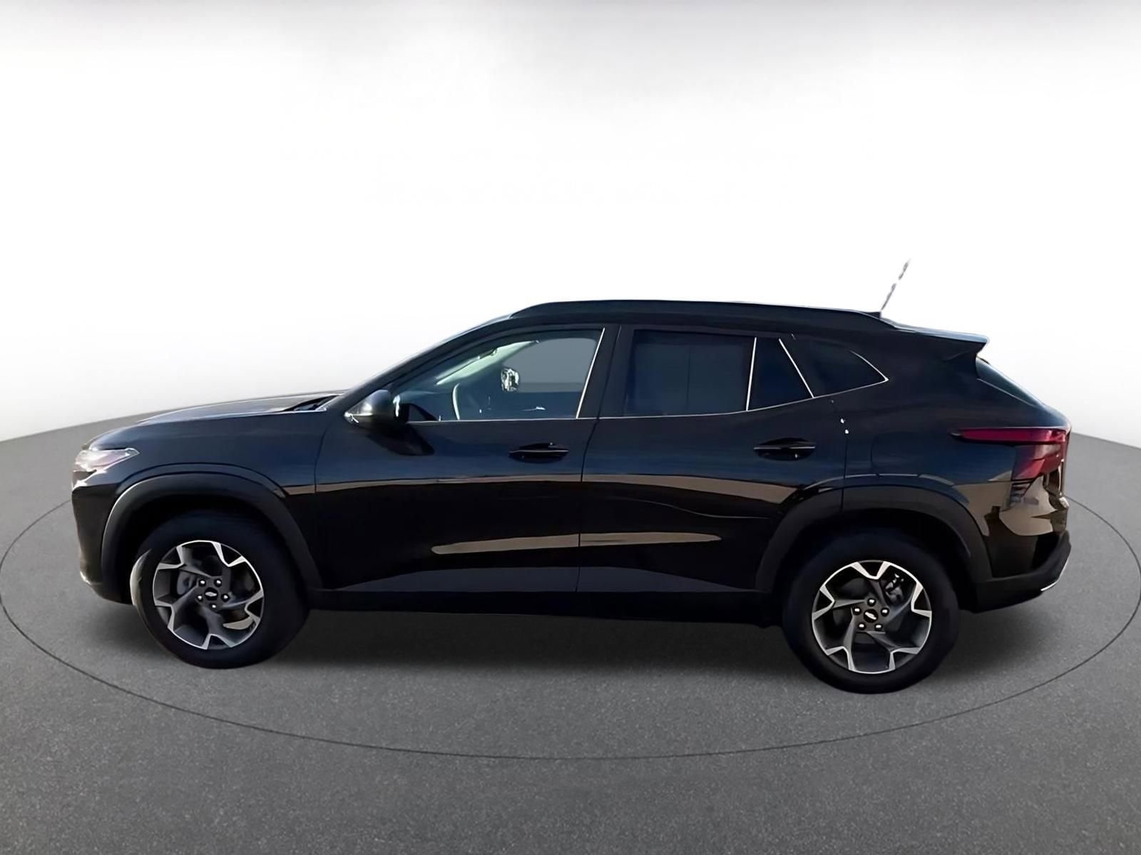 Thumbnail: 2025 Chevrolet Trax - 9