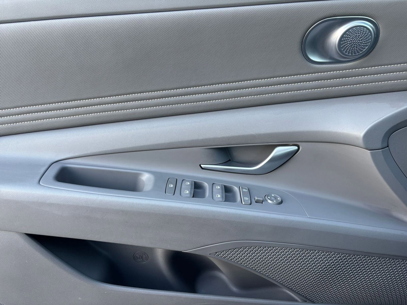 Thumbnail: 2025 Hyundai Elantra - 20