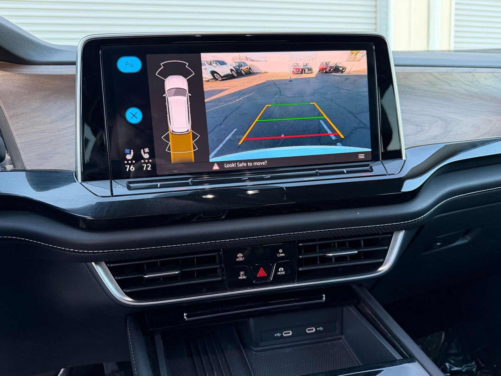 Thumbnail: 2025 Volkswagen Atlas - 17