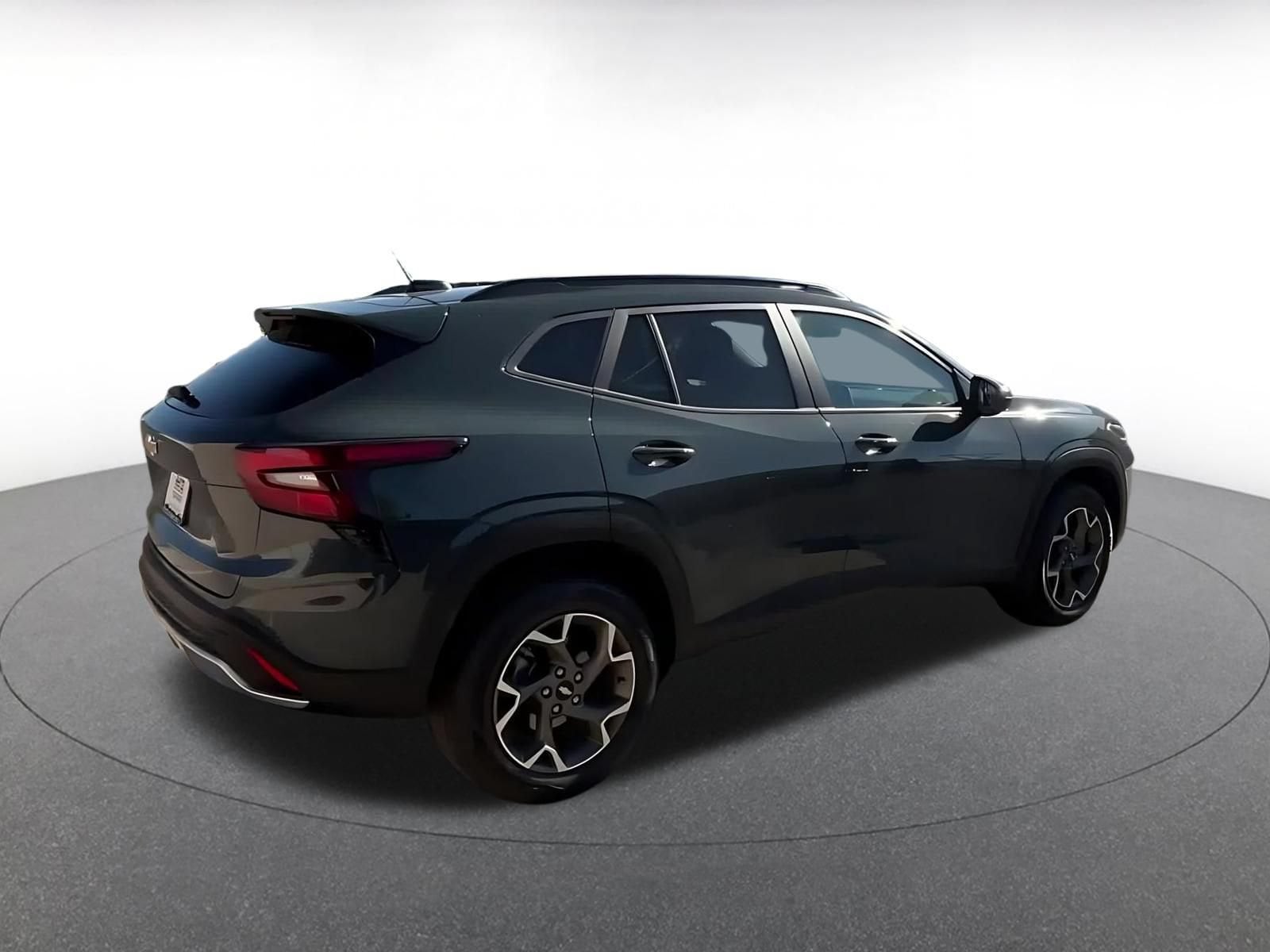 Thumbnail: 2025 Chevrolet Trax - 14