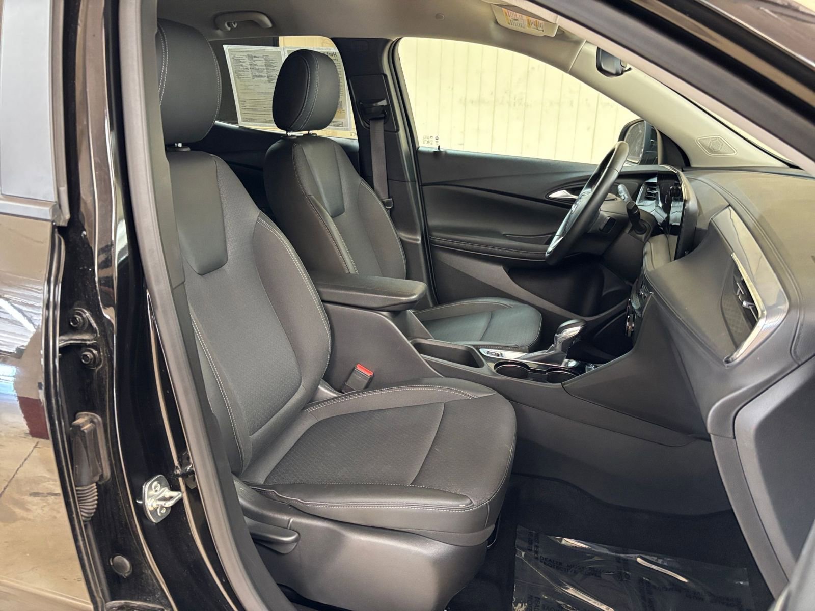 Thumbnail: 2025 Buick Encore GX - 35