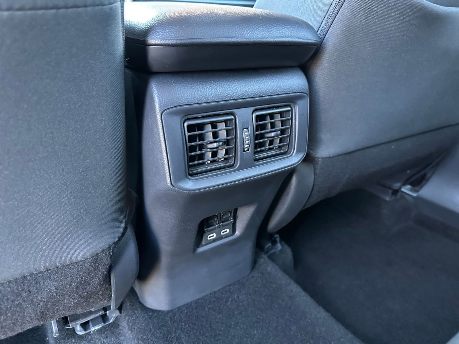 Thumbnail: 2025 Toyota RAV4 - 24