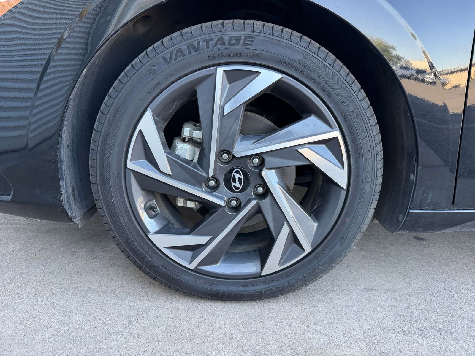 Thumbnail: 2025 Hyundai Elantra - 32