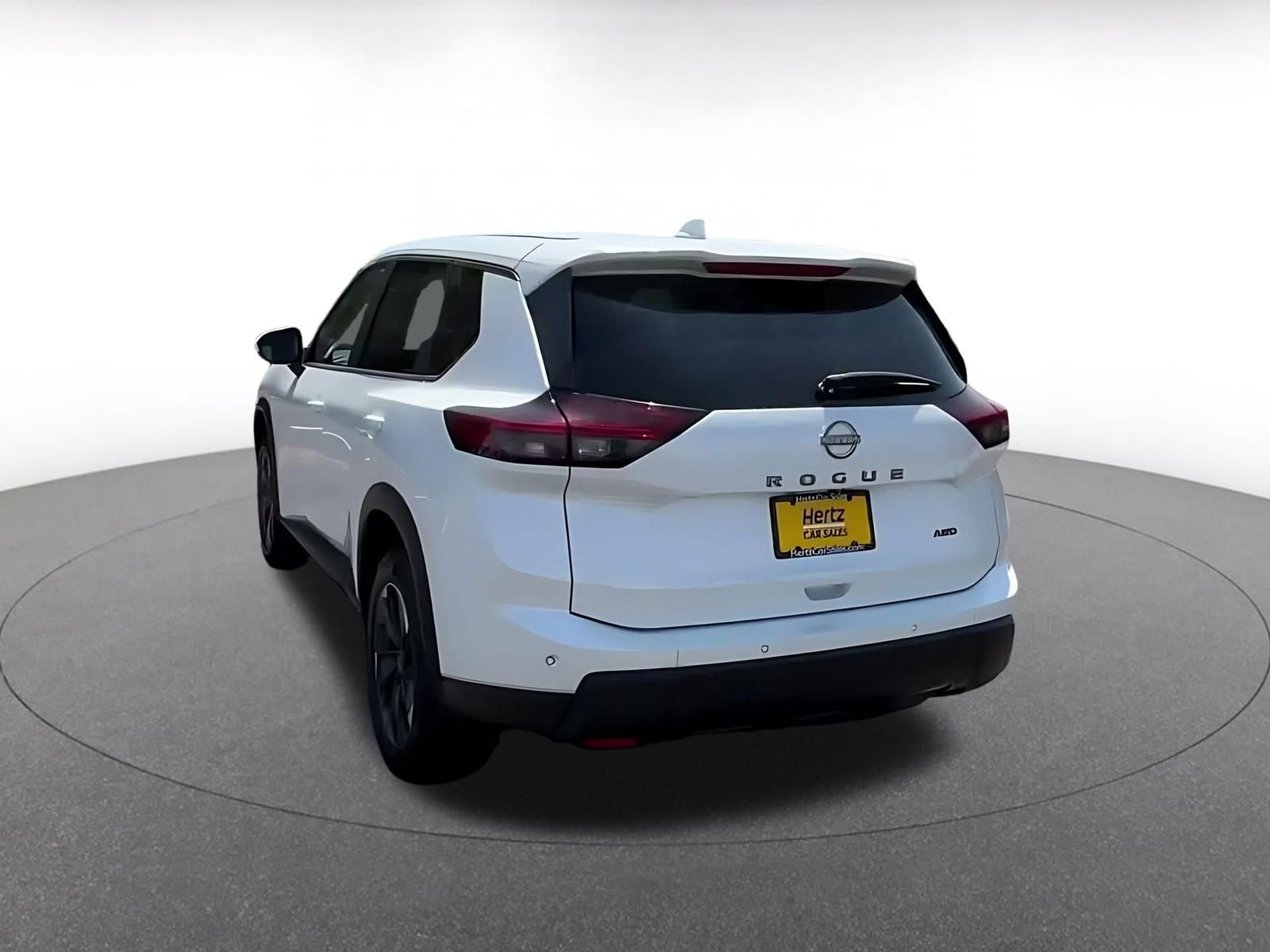 Thumbnail: 2025 Nissan Rogue - 10