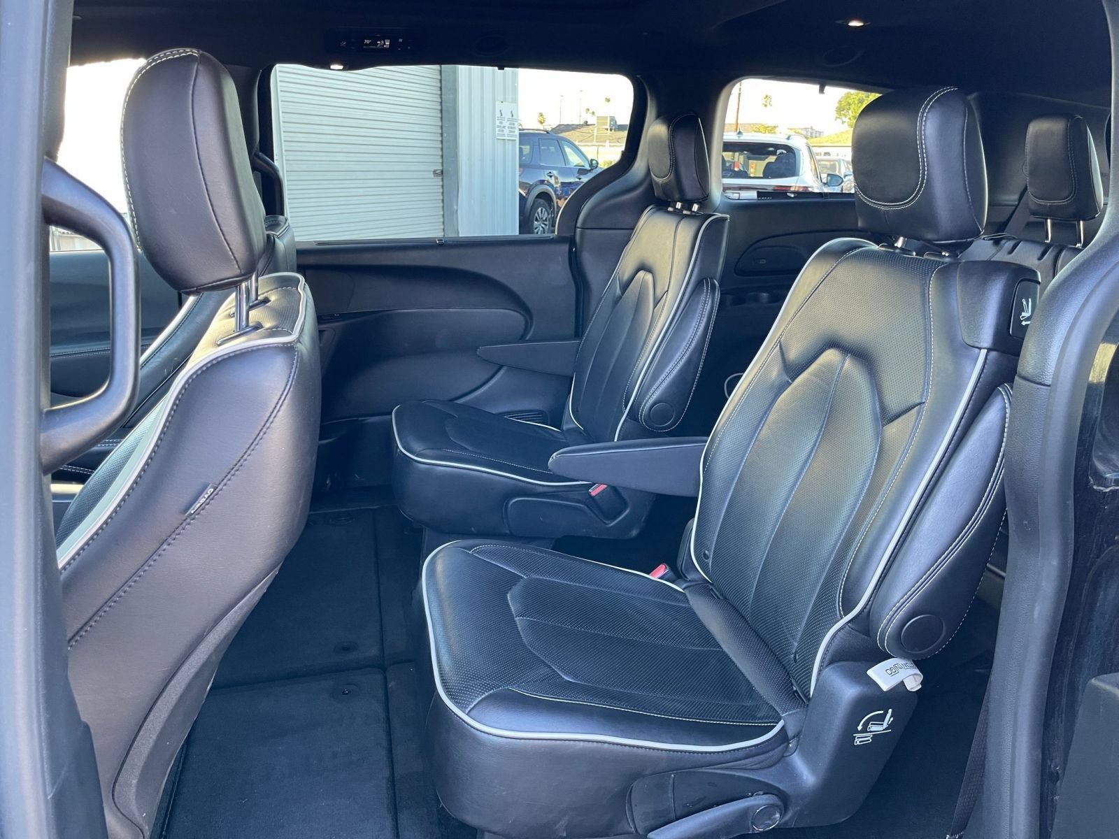 Thumbnail: 2025 Chrysler Pacifica - 28