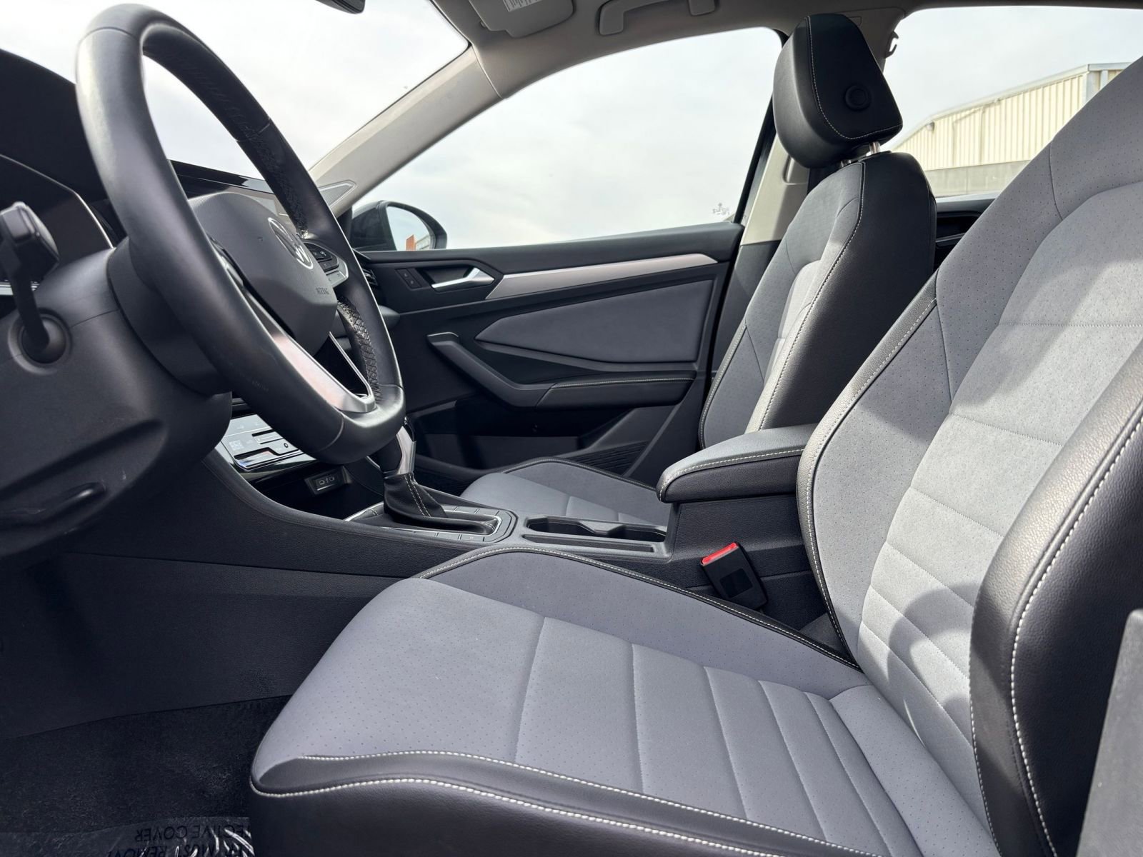 Thumbnail: 2025 Volkswagen Jetta - 25