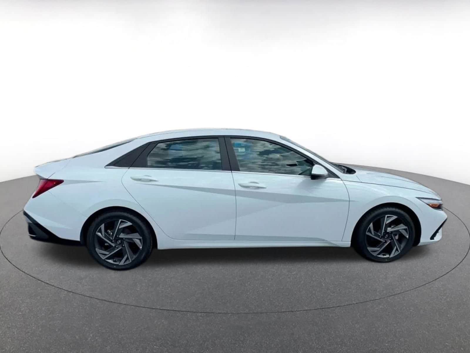 Thumbnail: 2025 Hyundai Elantra - 16