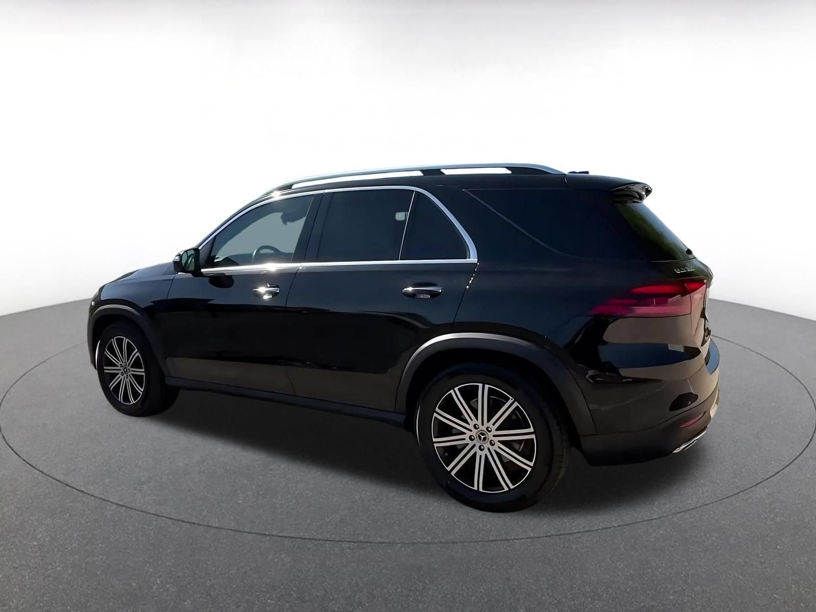 Thumbnail: 2026 Mercedes-Benz GLE - 8