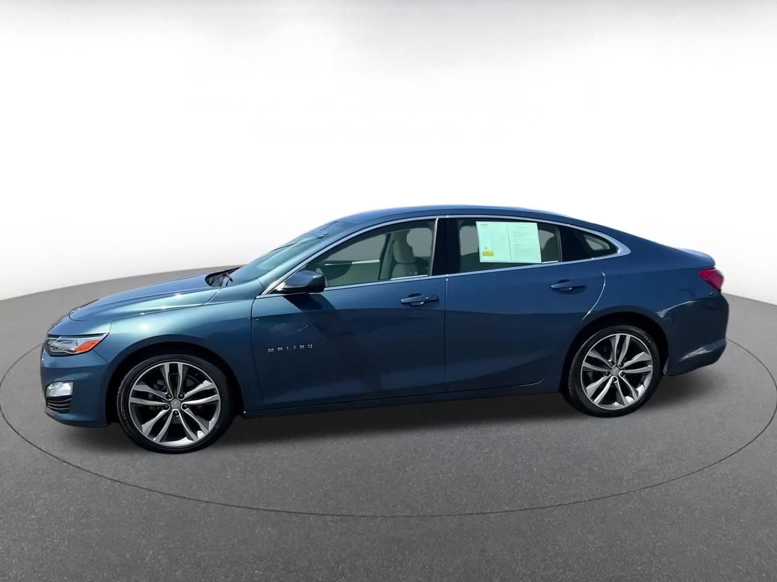 Thumbnail: 2024 Chevrolet Malibu - 9