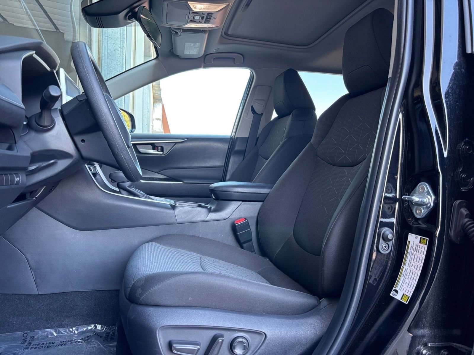 Thumbnail: 2025 Toyota RAV4 - 29