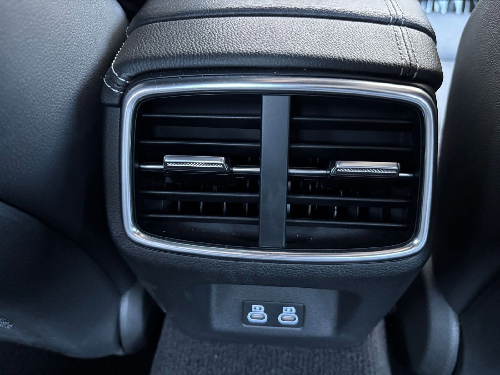 Thumbnail: 2025 Genesis G70 - 25