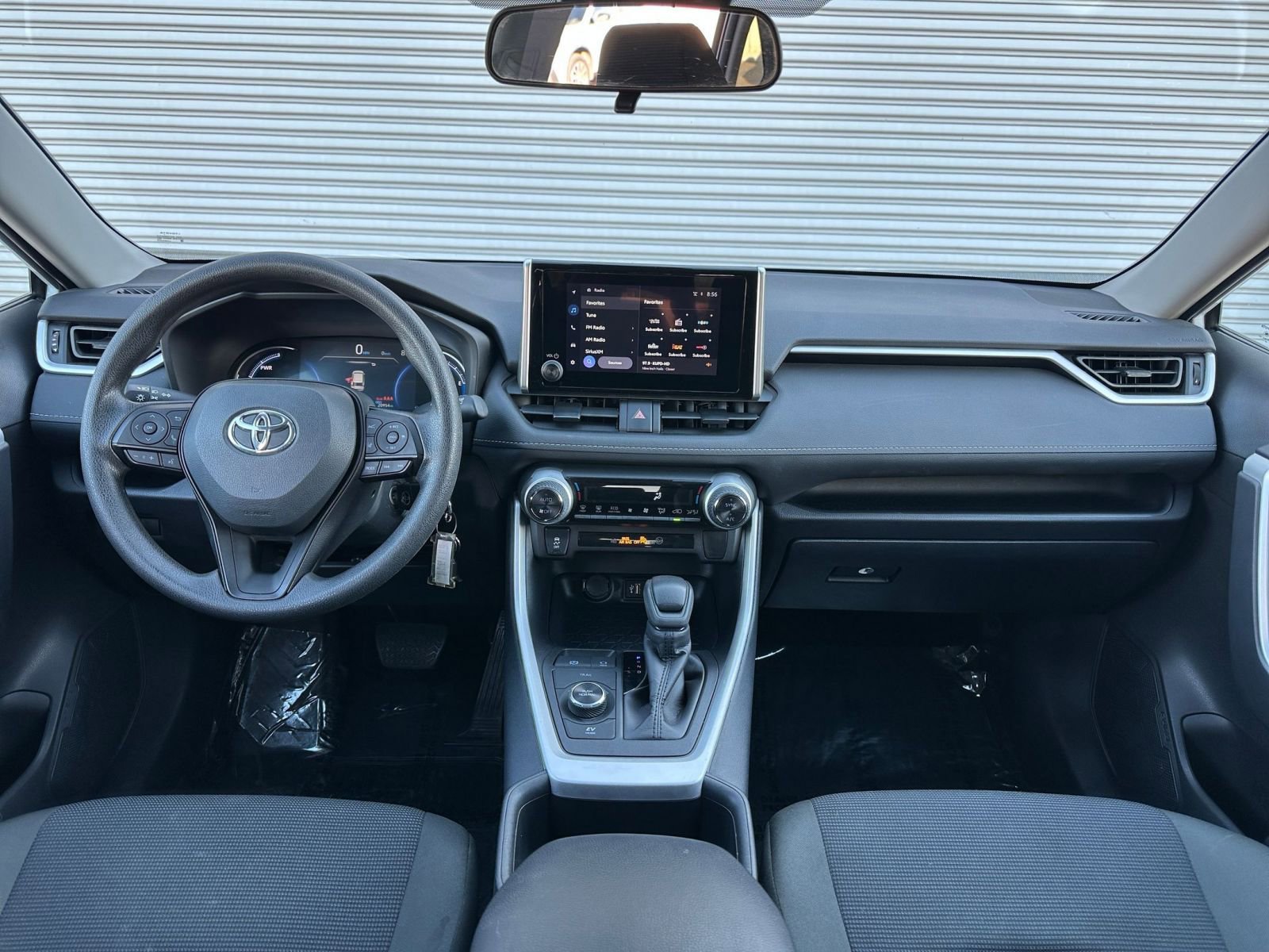 Thumbnail: 2025 Toyota RAV4 - 32